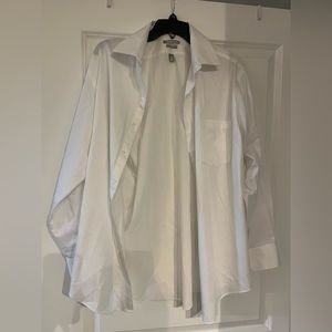 Van Heusen Men Fitted LUX SATEEN Dress shirt. No iron. Size 16.5 N 32/33.